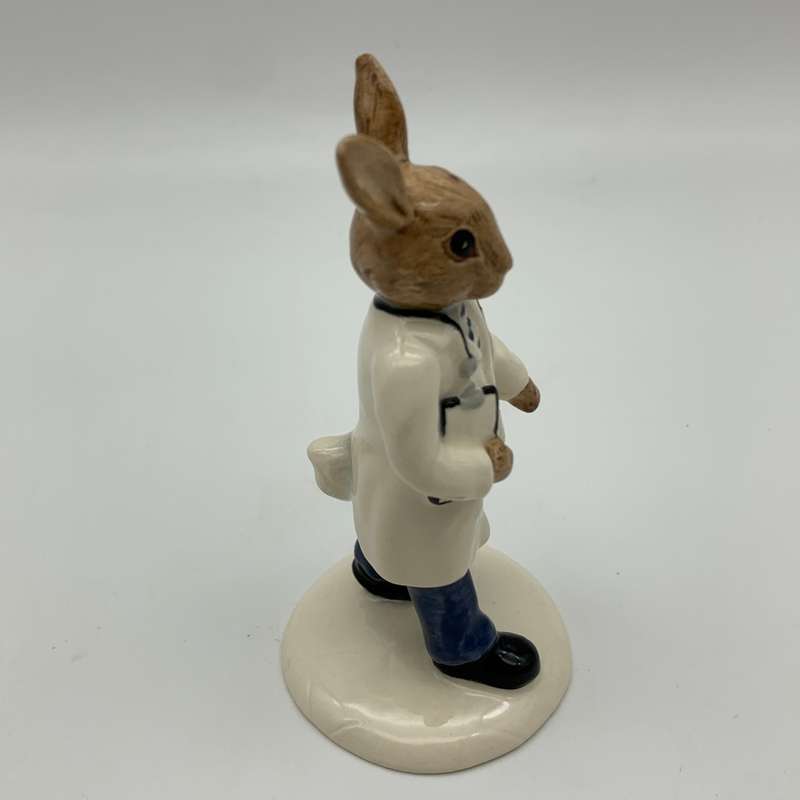 R/Doulton `Doctor Bunnykins` Figurine