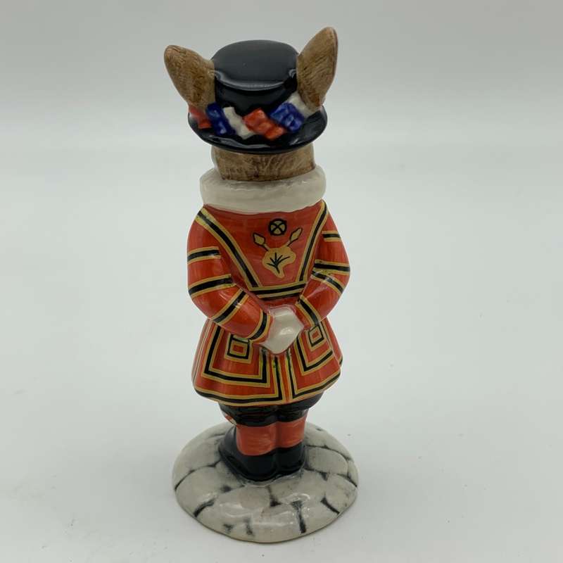 R/Doulton `Beefeater` Bunnykins Figurine (Ltd Edition)
