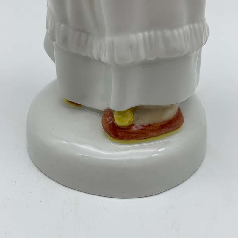 Royal Doulton `And So to Bed` Figurine