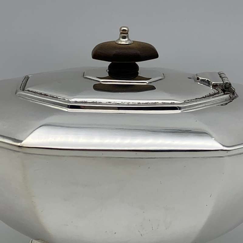 Lovely Quality `Art Deco` Tea & Coffee Pot Pair
