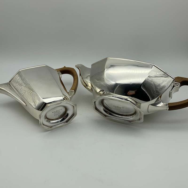 Lovely Quality `Art Deco` Tea & Coffee Pot Pair