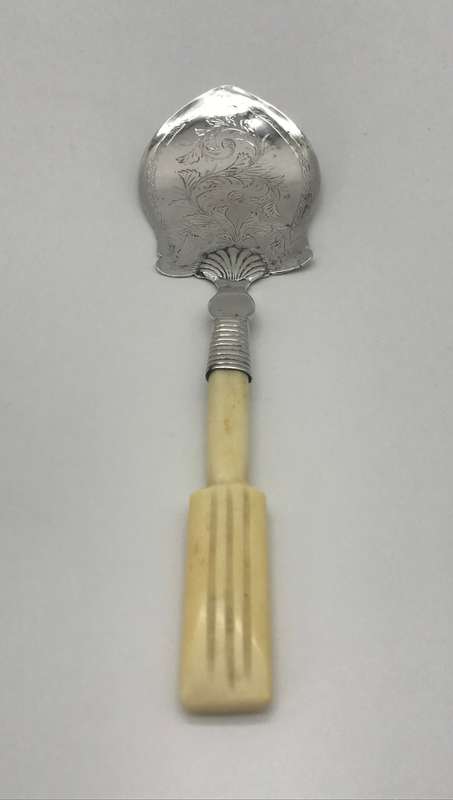 Antique Silver Bone Handled Cake Server (Possibly Cape Silver)