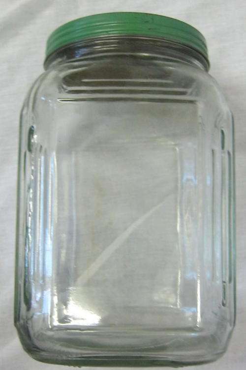 GLASS JAR-+-22CM HIGH AND +-13.5CM BOTTOM