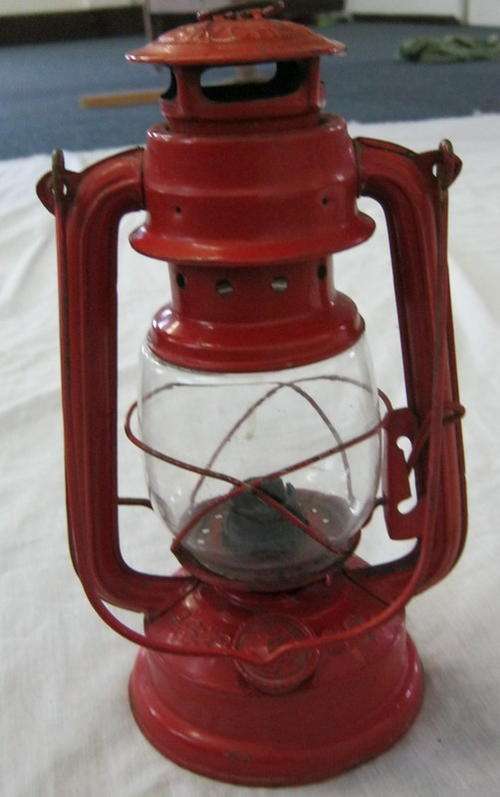 OLD PARAFFIN LANTERN(24CM LONG)