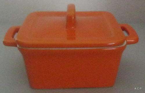 Maxwell & Williams Grabbers  Mini Square Casserole in Orange