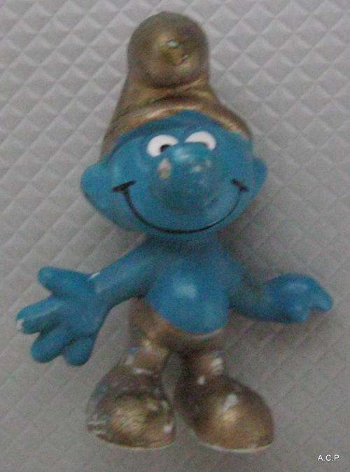 GOLD SMURF BY PEYO SCHLEICH