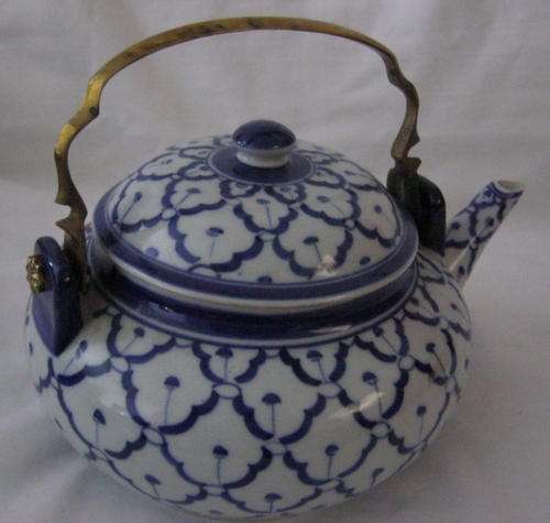 CHINESE GLASS KETTLE