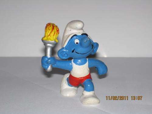 Flame Runner Smurf - Manufactured by Schleich