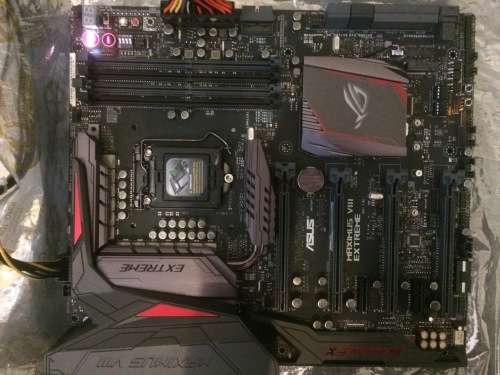 Asus Maximus VIII Extreme motherboard