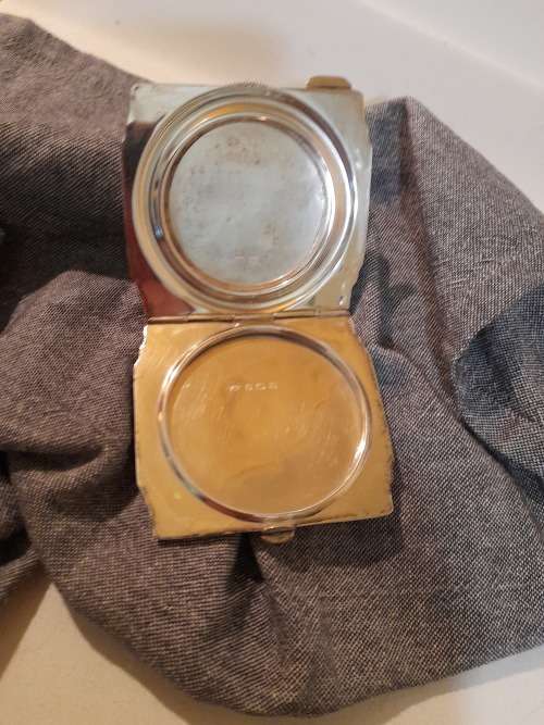 SILVER POWDER COMPACT