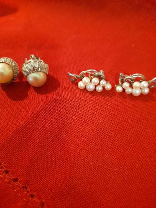 COSTUME EARRINGS
