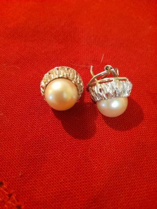 COSTUME EARRINGS