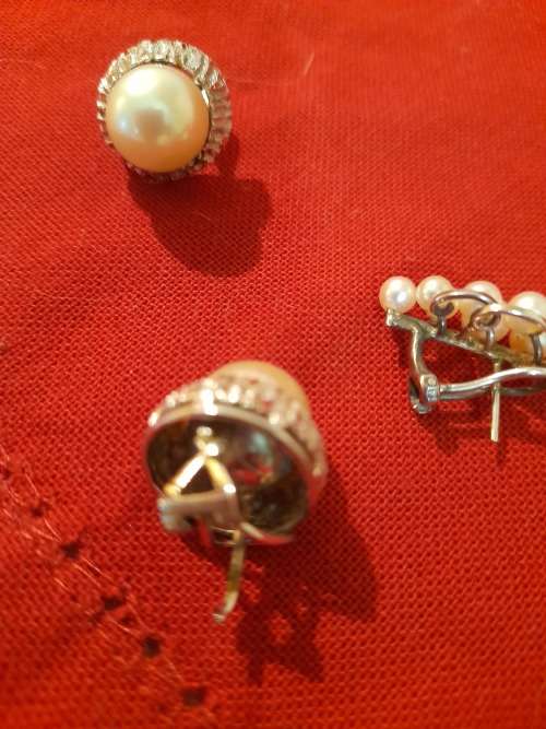 COSTUME EARRINGS