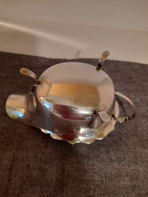 SILVER GRAVY BOAT