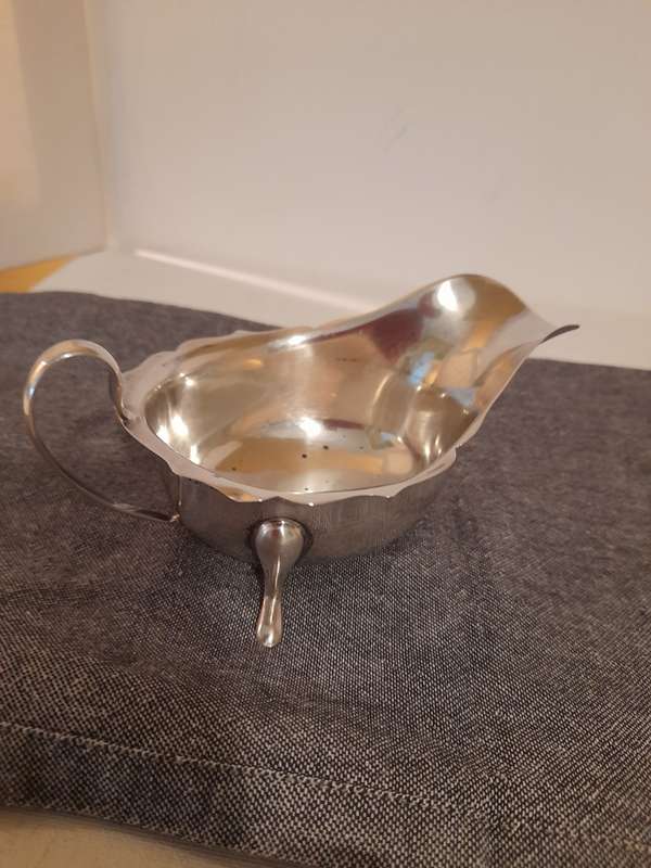 SILVER GRAVY BOAT