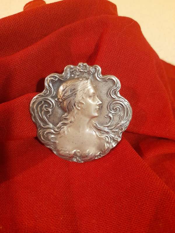 SILVER BROOCH
