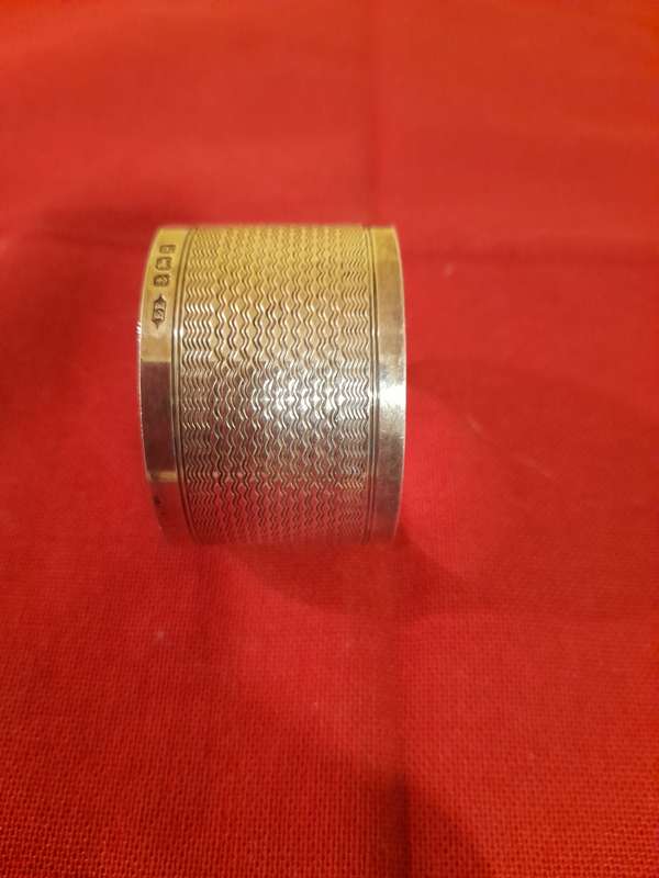 SILVER SERVIETTE RING