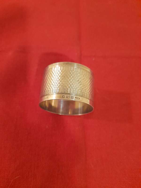 SILVER SERVIETTE RING