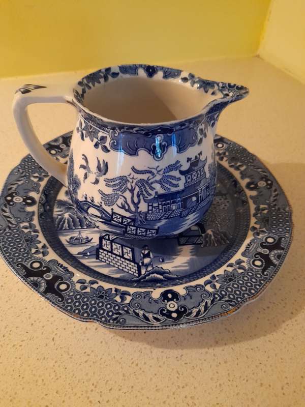 PORCELAIN CROCKERY