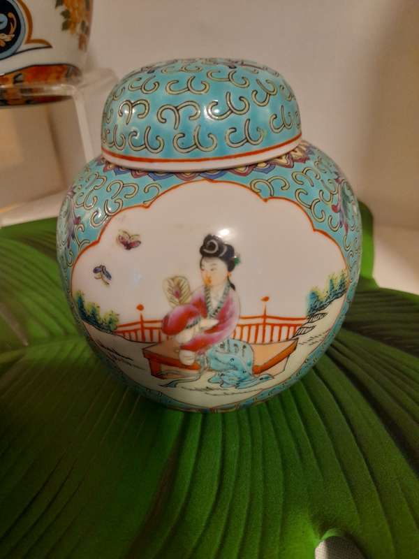 PORCELAIN GINGER JARS