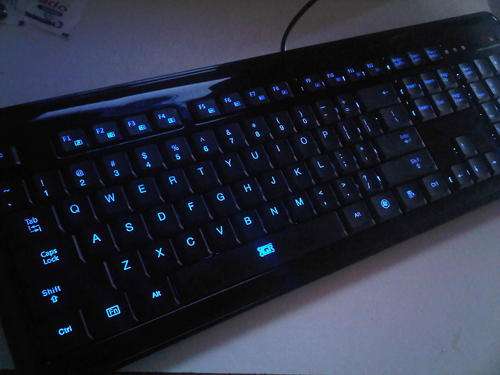 **NEW** BLUE ILLUMINATED GAMING KEYBOARD WITH MULTIMEDIA INTEGRATION