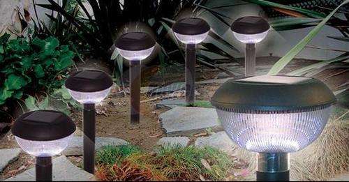 **FREE COMBINED SHIPPING!** BEAUTIFUL** SOLAR POWERED** LED PATH/GARDEN LIGHT (4 UP FOR GRABS!)