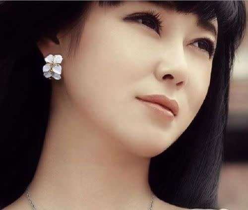 Cute Gardenia Flower Crystal Ear Studs Rhinestone Earrings Ear Hoop Buckle Women