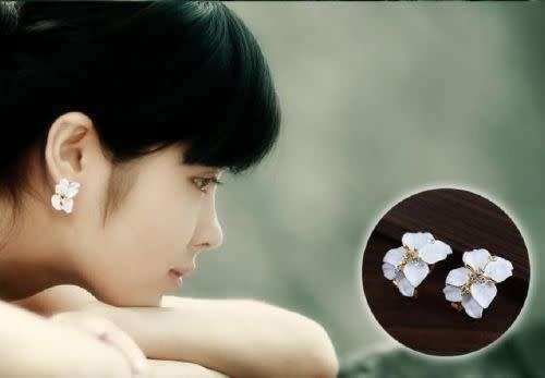 Cute Gardenia Flower Crystal Ear Studs Rhinestone Earrings Ear Hoop Buckle Women