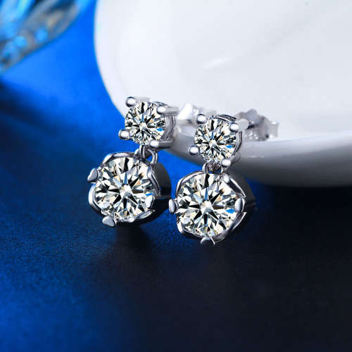 EXCUISITE!! Simulated Diamond Drop Earrings