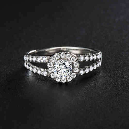 BRILLIANT!!  1.38ct Simulated Diamond Ring Size 6 US