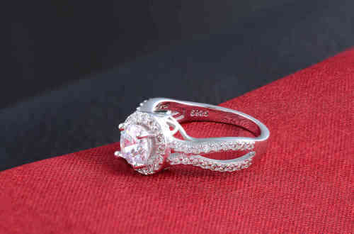 Beautiful White Gold Filled Ring With Simulated Diamonds