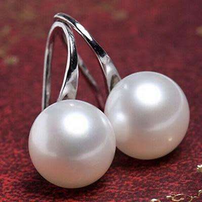 Graceful Pearl Earrings (June Birthstone)