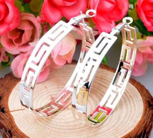 GORGEOUS!!  Silver Hoop Earrings