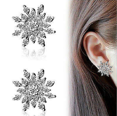 CHARMING!!  Star Rhinestone Earrings