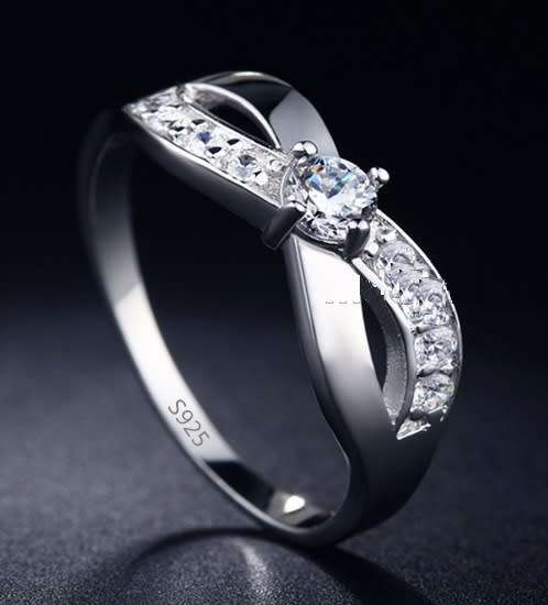 ASTONISHING!! Infinity Ring With 9  2.48ct Simulated Diamonds Size 6; 9 US