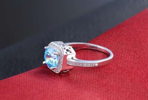 AMAZING! Simulated Aquamarine And Simulated Diamonds Size 7; 8 US