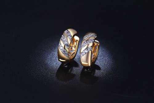 MAGNIFICENT!! Simulated Diamond Hoop Earrings