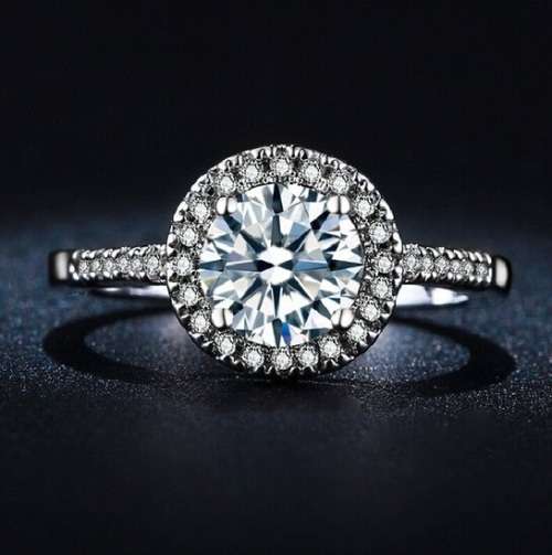 WONDERFUL!! Hand Crafted 0,75ct  Simulated Diamond Ring Size 9 US