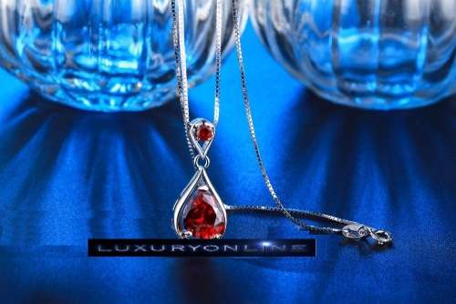 GORGEOUS! Simulated Ruby And Simulated Diamond Necklace