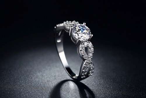 White Gold Filled Double Infinity Ring With 1,75ct Simulated Diamonds