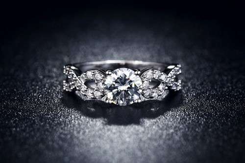White Gold Filled Double Infinity Ring With 1,75ct Simulated Diamonds