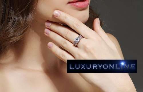 FANTASTIC! Ring With 41 Simulated White Diamonds And 12 Pink Diamond Size 7 US