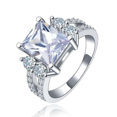 DAZZLING! Ring With 25 Hand Crafted Simulated Diamonds Size 6; 7; 8 US