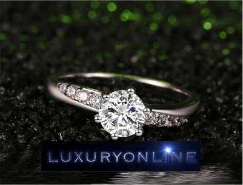 AMAZING! Ring With 9 2,00ct Simulated Diamonds Size 6; 9 US
