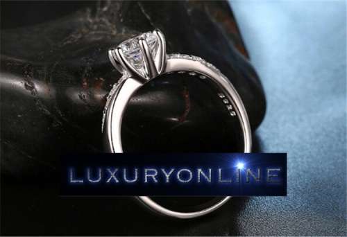 AMAZING! Ring With 9 2,00ct Simulated Diamonds Size 6; 9 US