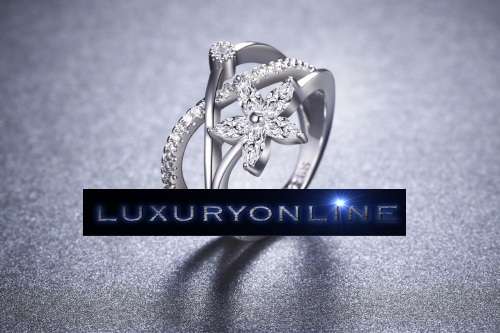 DAZZLING! Ring With 24 Hand Crafted Simulated Diamonds Size 6; 7;  8 US