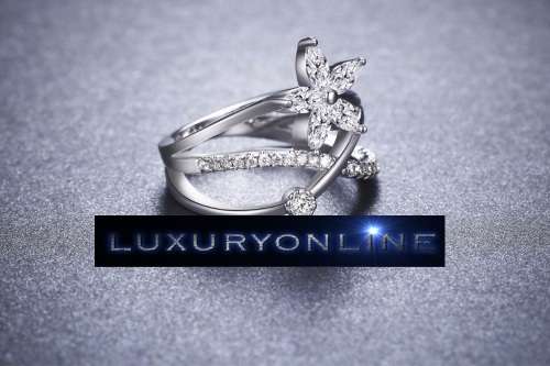 DAZZLING! Ring With 24 Hand Crafted Simulated Diamonds Size 6; 7;  8 US