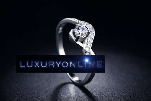 BEAUTIFUL! Ring With 10 1,27ct Simulated Diamonds Size 7 US