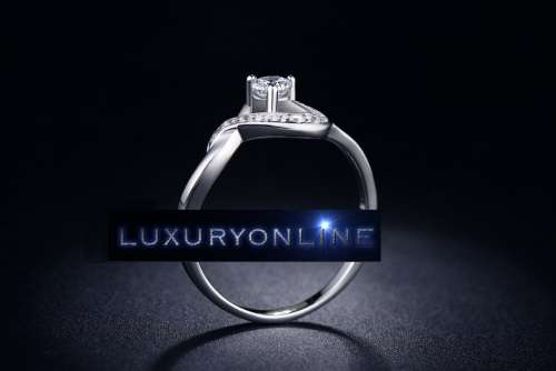 BEAUTIFUL! Ring With 10 1,27ct Simulated Diamonds Size 7 US