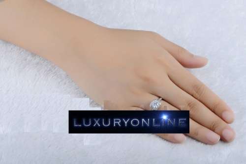 LOVELY! Ring With 27 1,75ct  Hand Crafted Simulated Diamonds Size 8 US